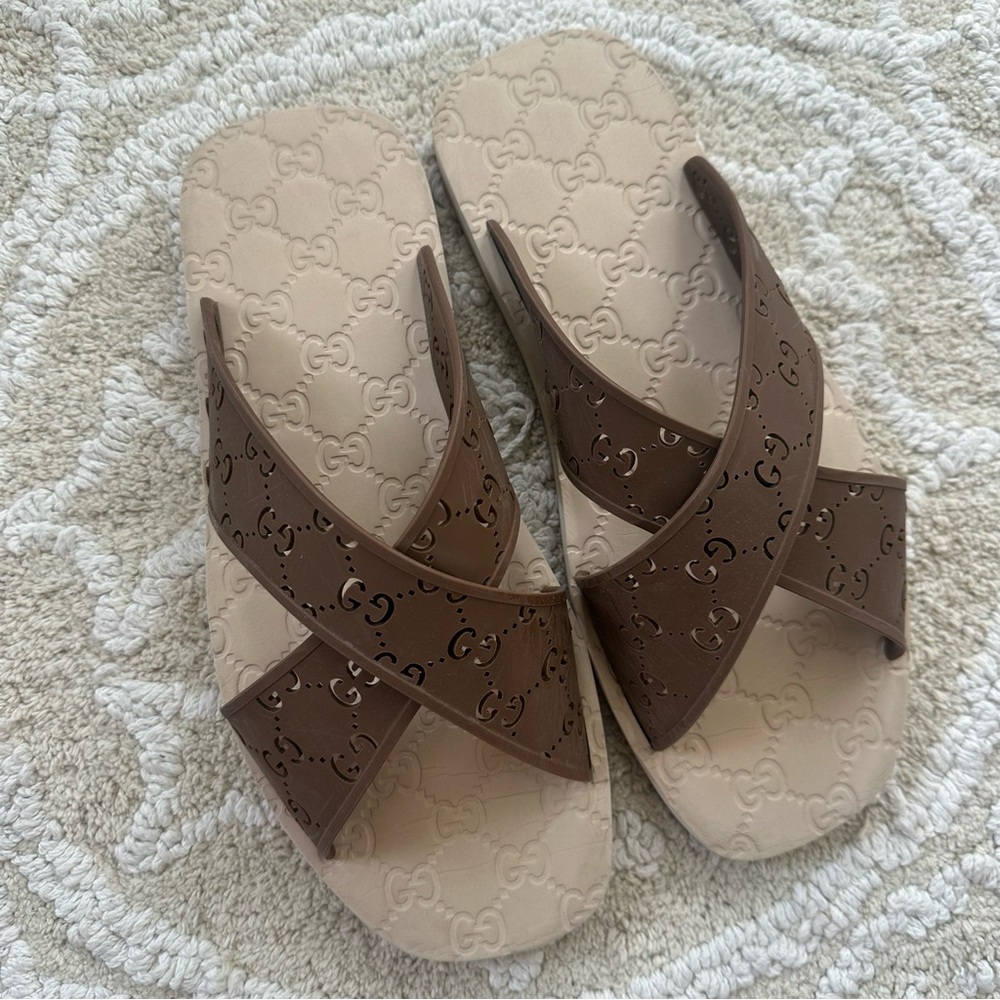 Gucci Men’s Size 10 GG Cross Strap Sandals Slides